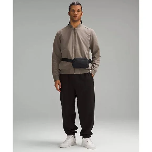 Everywhere Belt Bag 1L - Black/Black - Picture 5 of 6